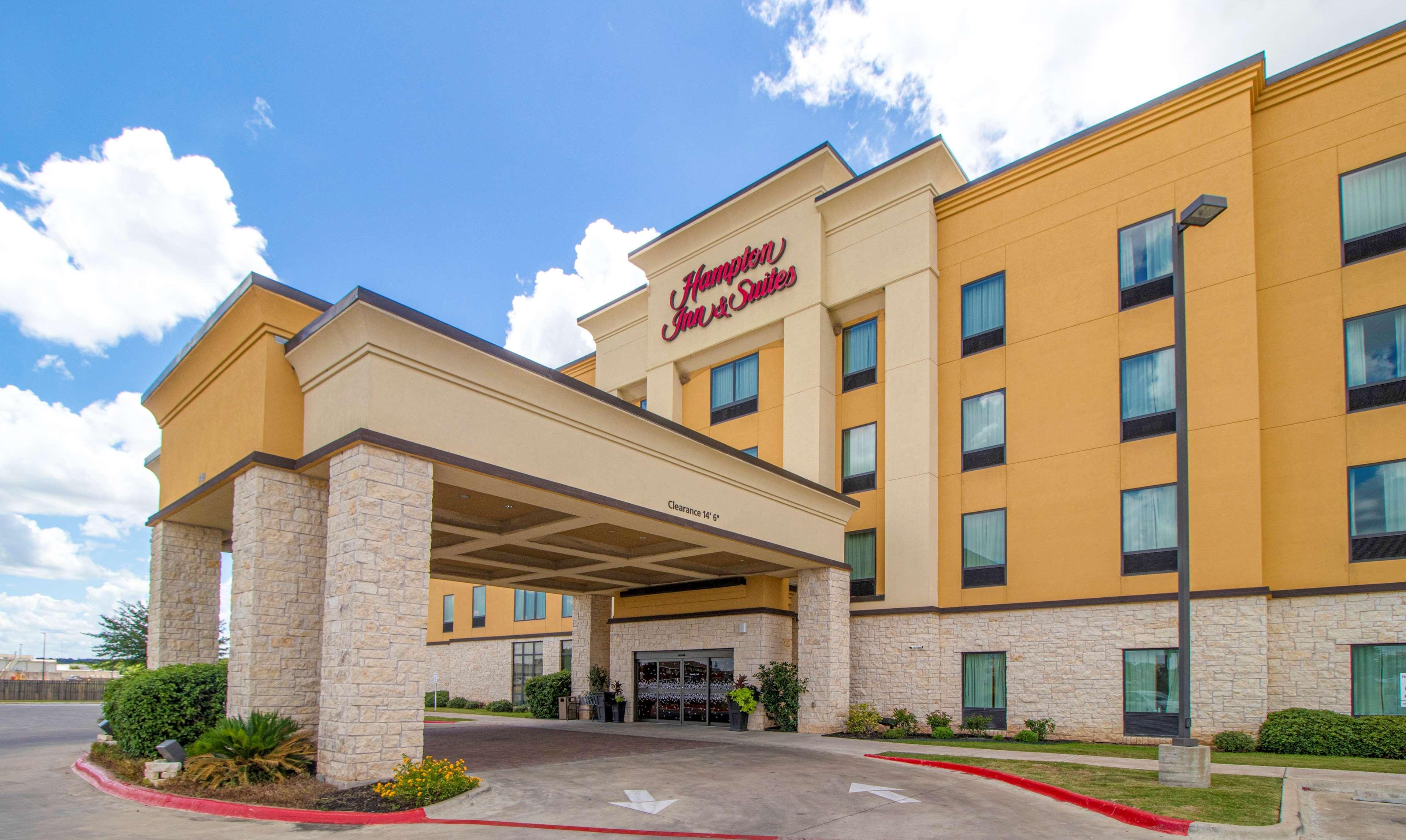 Hampton & Hotel Bastrop