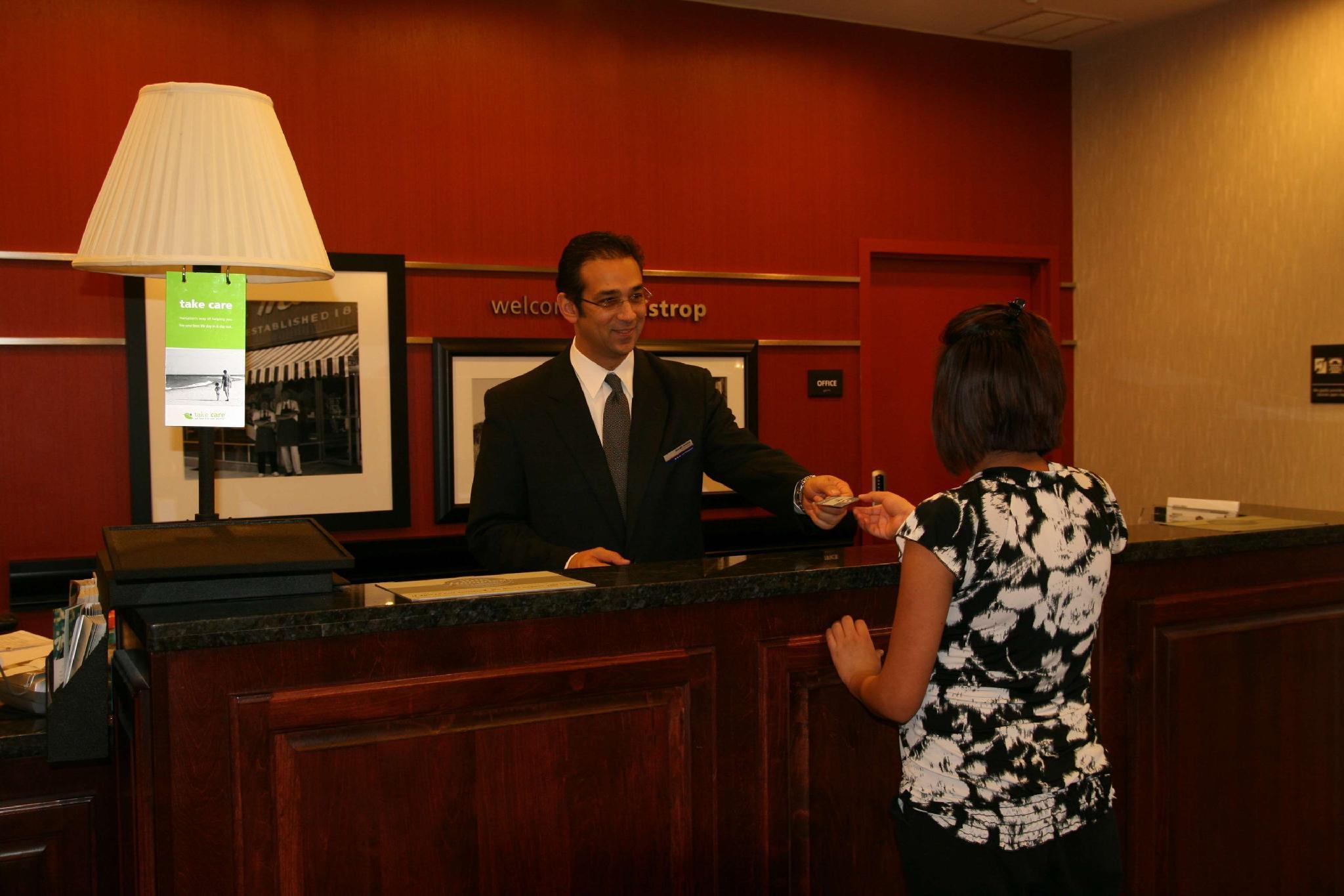 Hampton & Hotel 3*