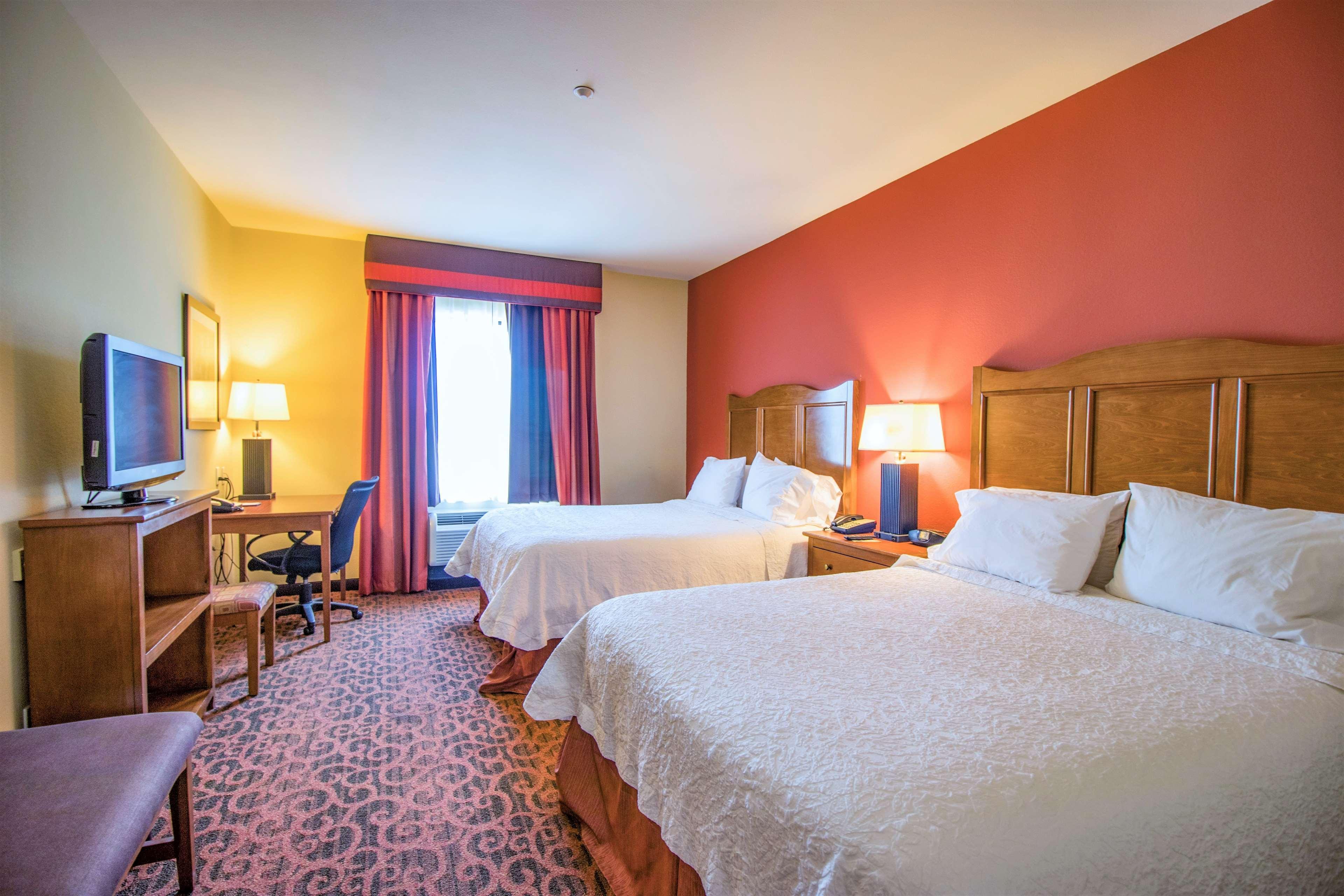 Hampton & Hotel 3*