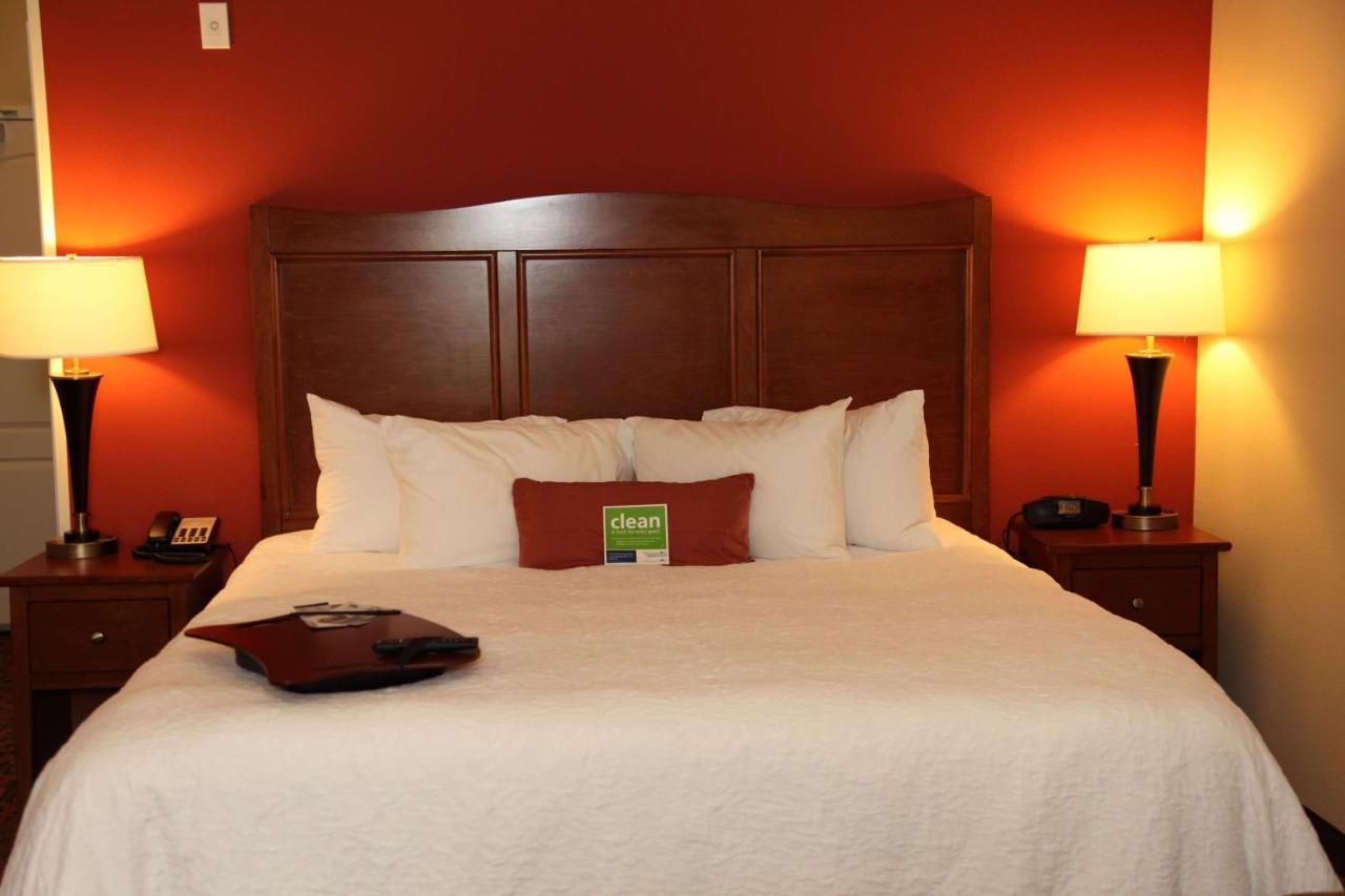 Hampton & Hotel 3*