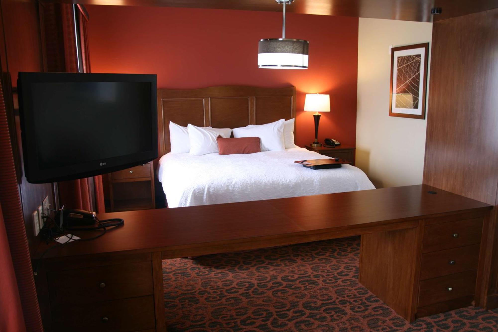 Hampton & Hotel 3*
