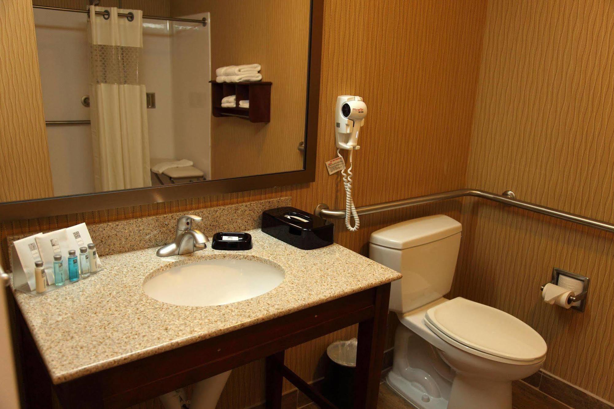 Hampton & Hotel Bastrop